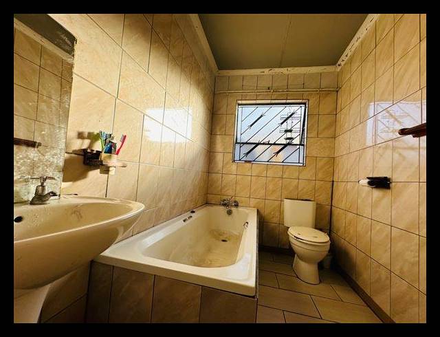 3 BEDROOM HOUSE FOR SALE IN OLIFANTSFONTEIN